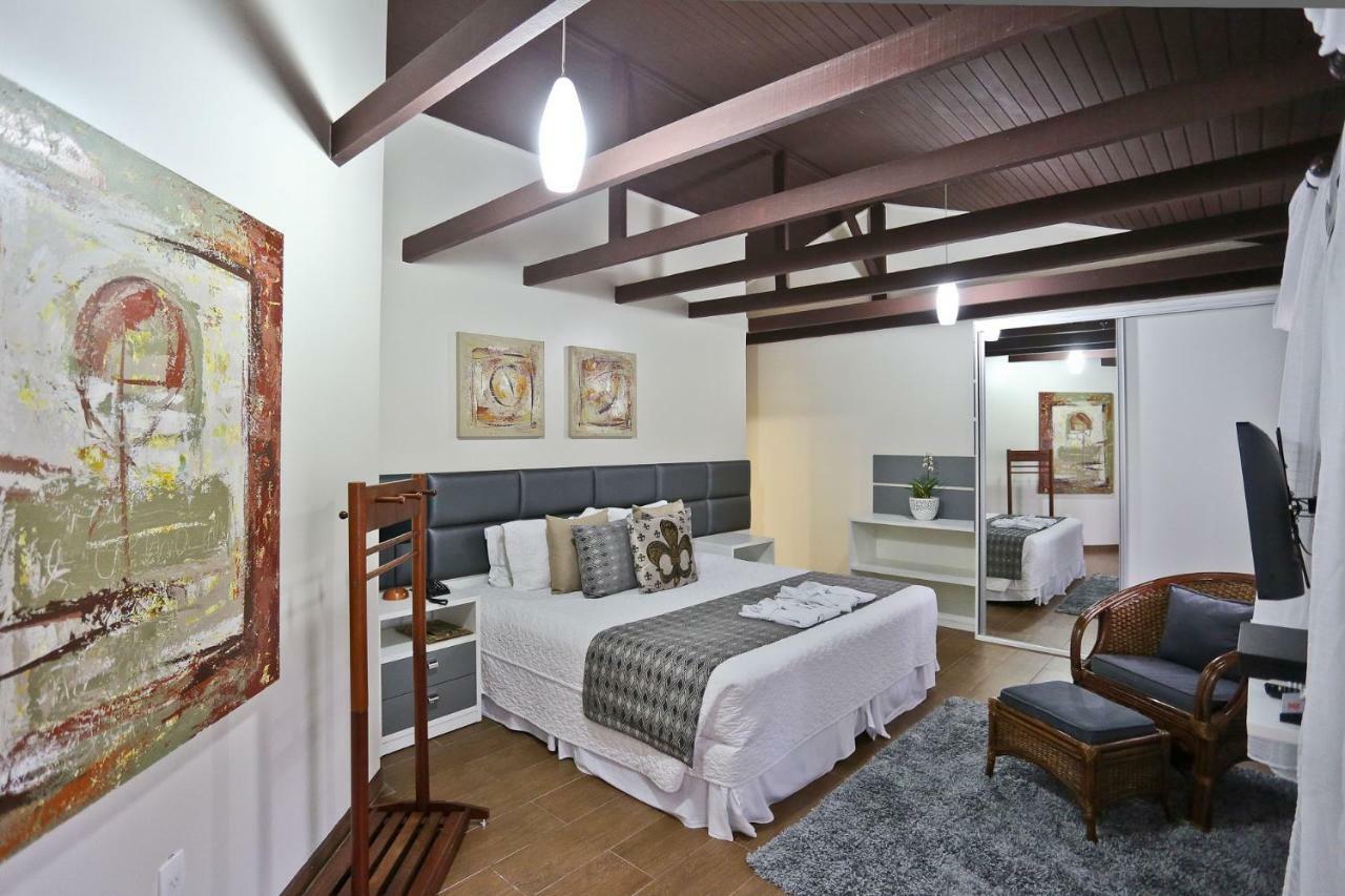 Estaleiro Hotel